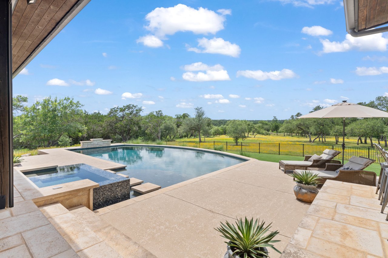 1457 Avenida High View