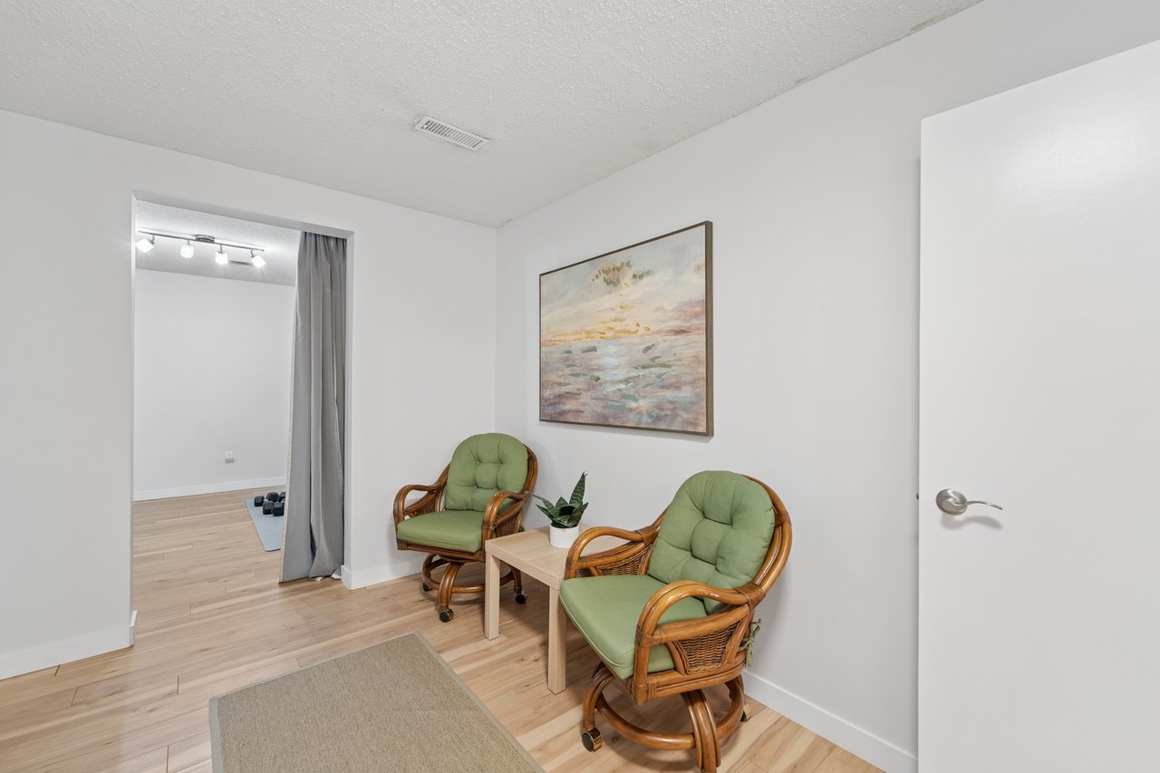 1156 Gloucester Square