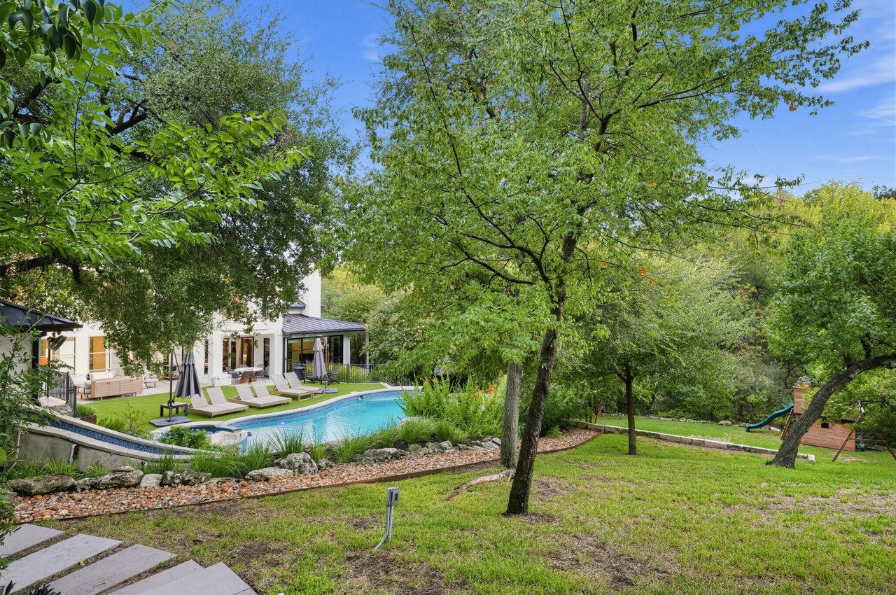 THE CANOPY 3.3 private acres in the heart of West Lake Hills.