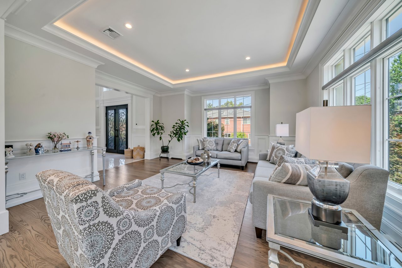 214 Forest Road