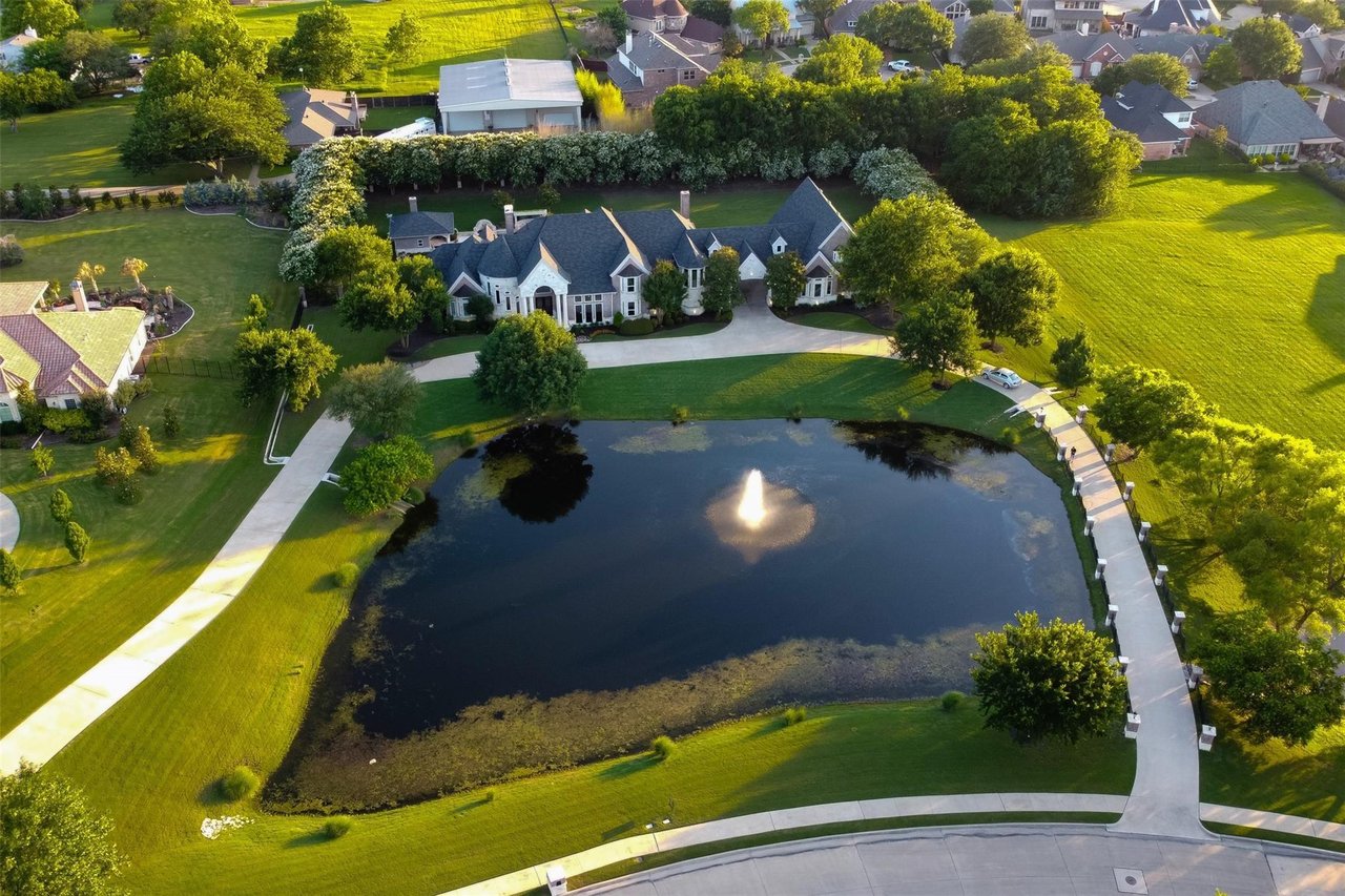 Exquisite Estate On 2.5 Acres - Heath, TX
