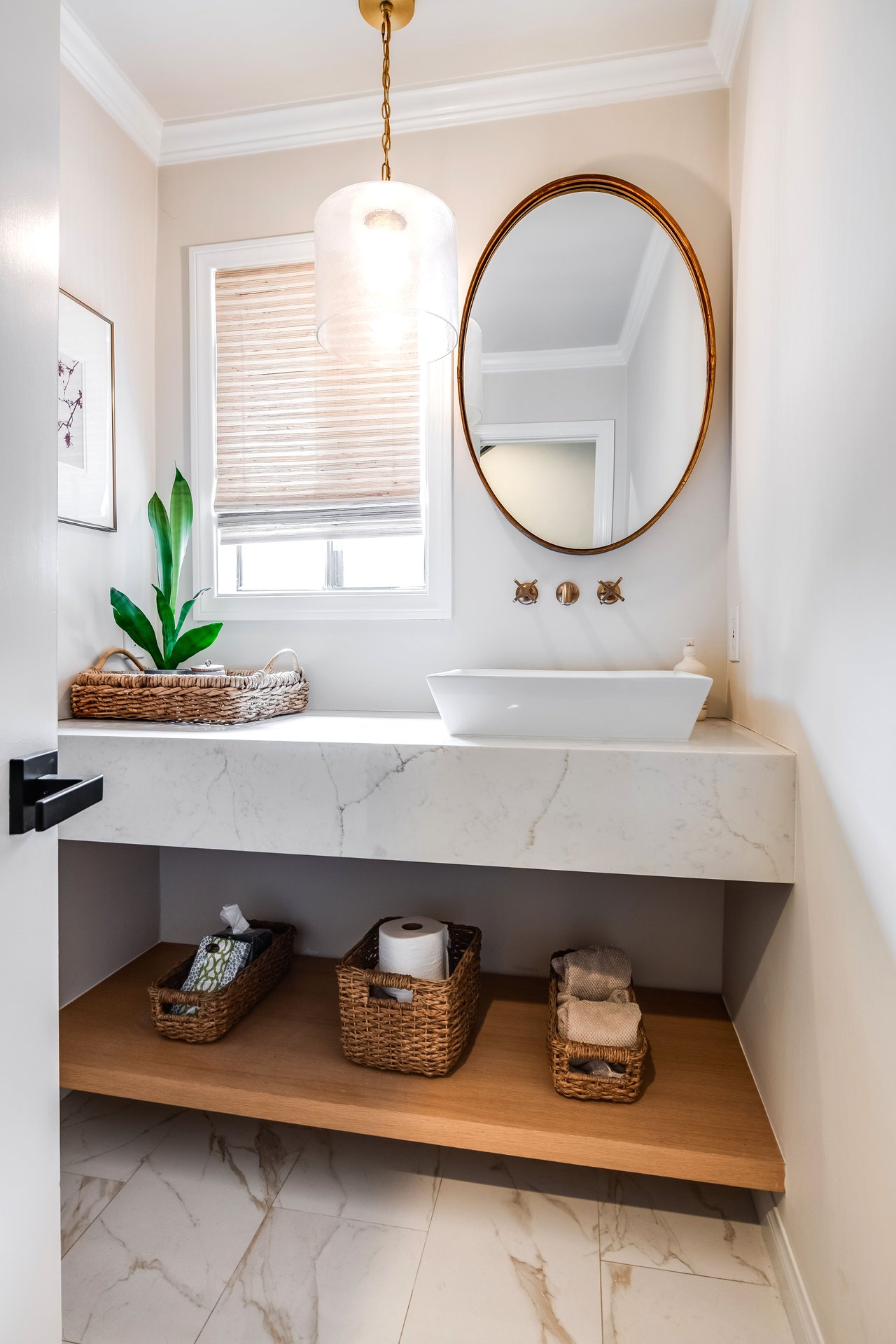 24417 Clipstone St, Woodland Hills 