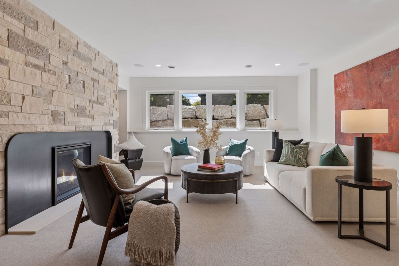 4909 Rolling Green Pkwy, Edina