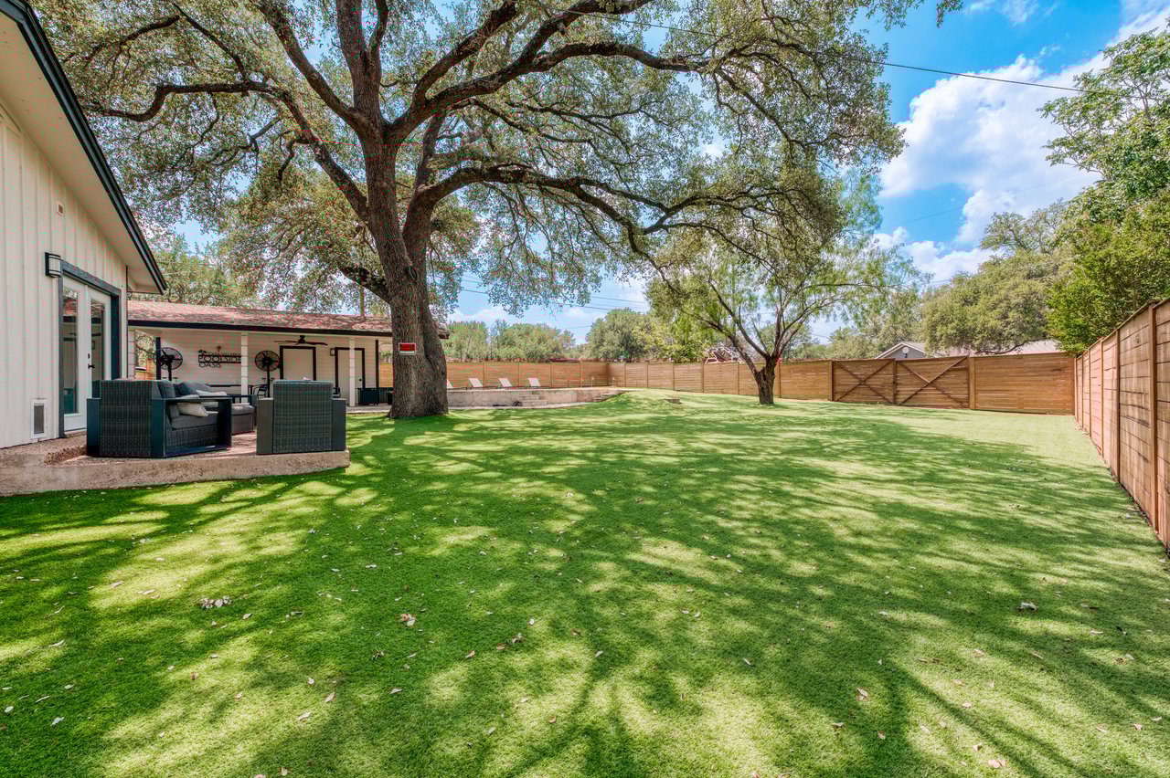 Briarway Drive