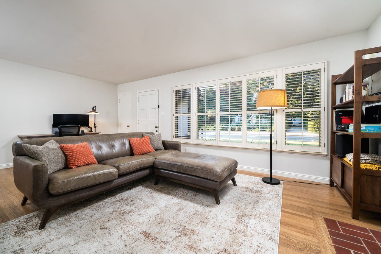 226 E Villanova