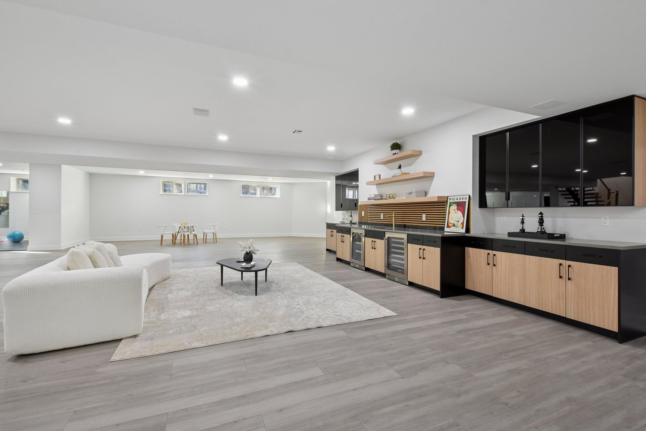 19 Highlander Dr