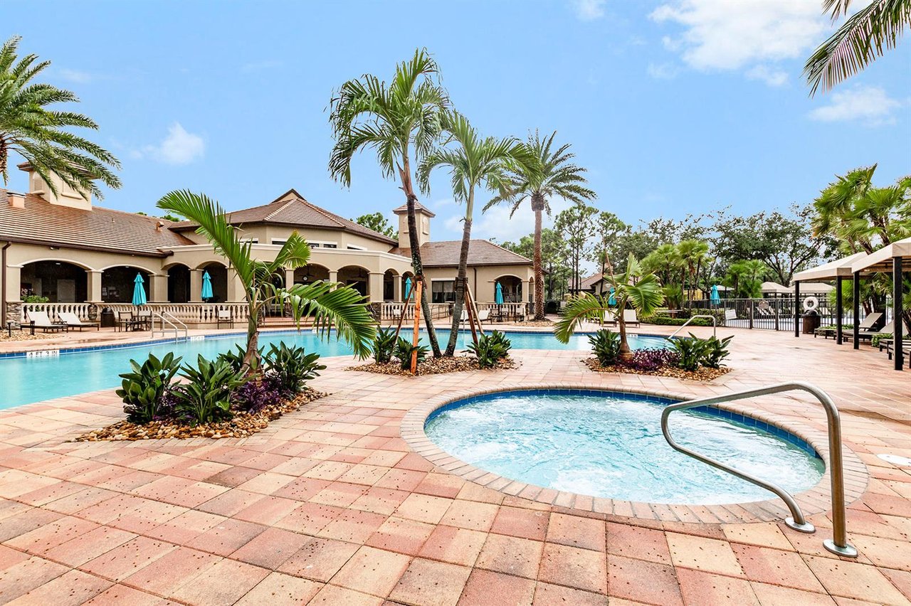 8864 Maple Hill Ct