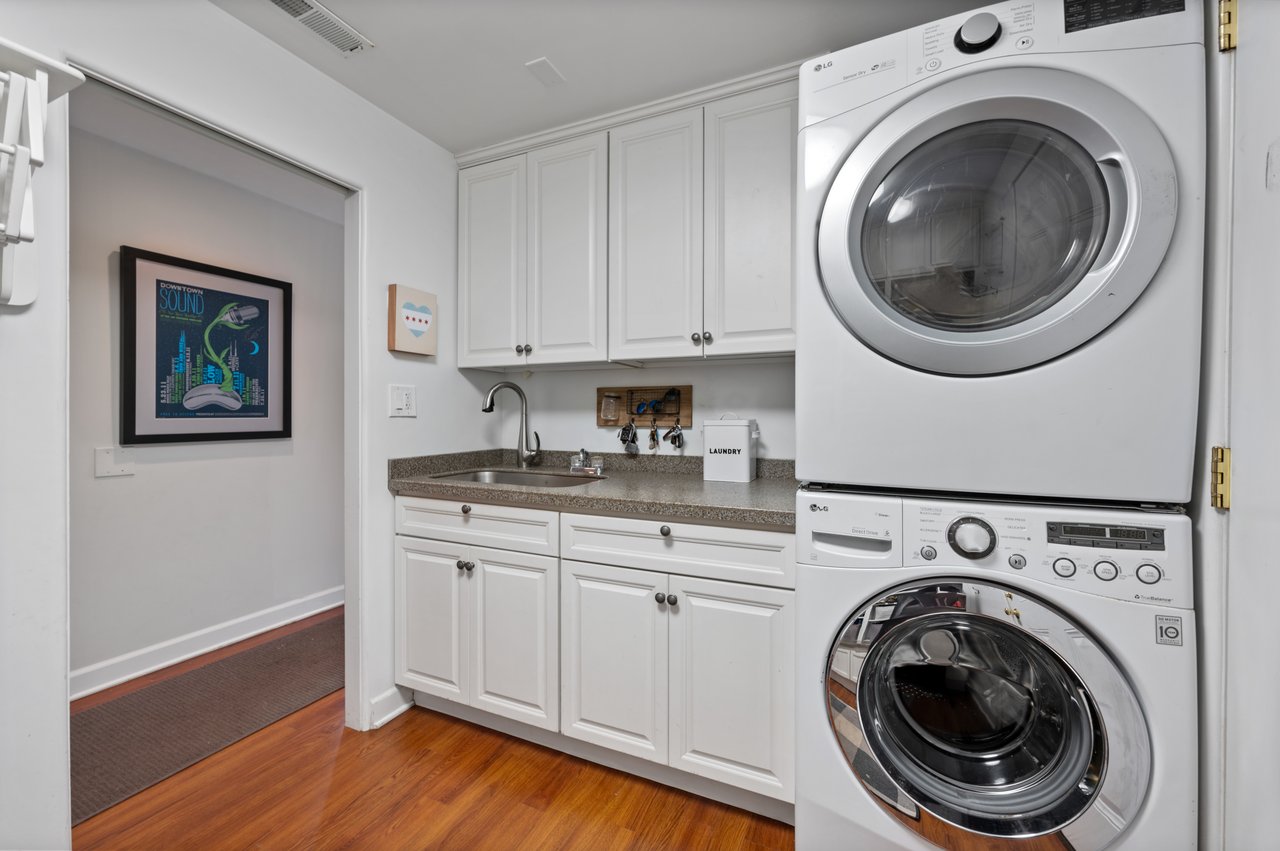 530 Woodland Lane South 