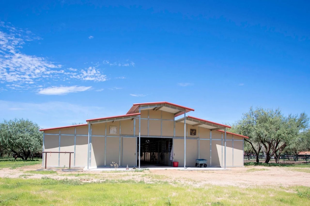 3155 W Elephant Head Rd