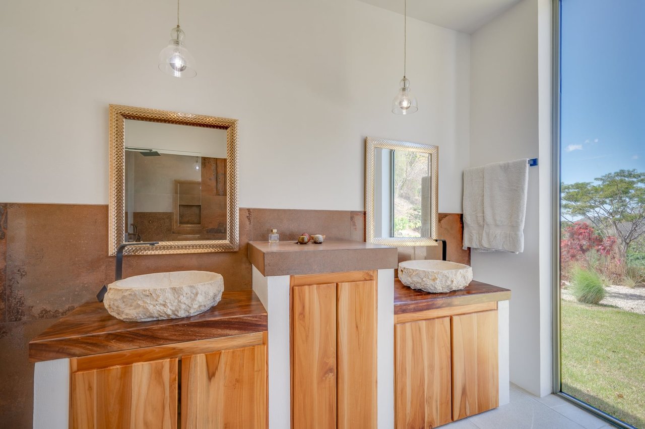 Finca Hermosa | Modern 3BR Luxury Villa with Infinity Pool in Exclusive Finca Panama Community