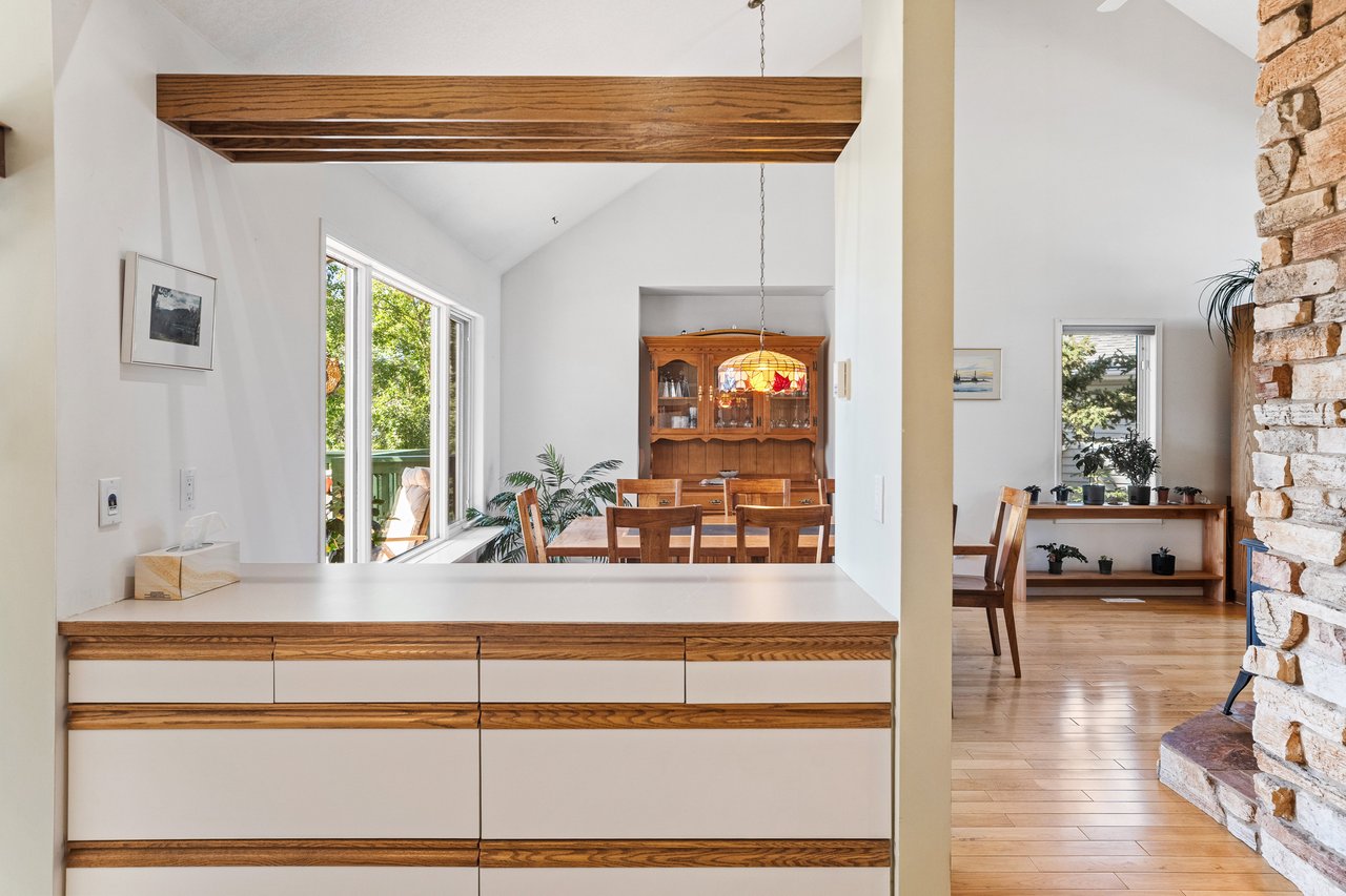 330 Canyon Close