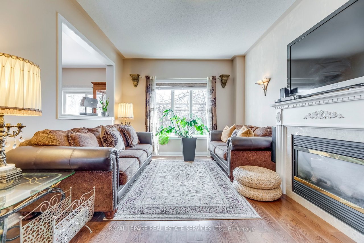 1038 Agram Dr