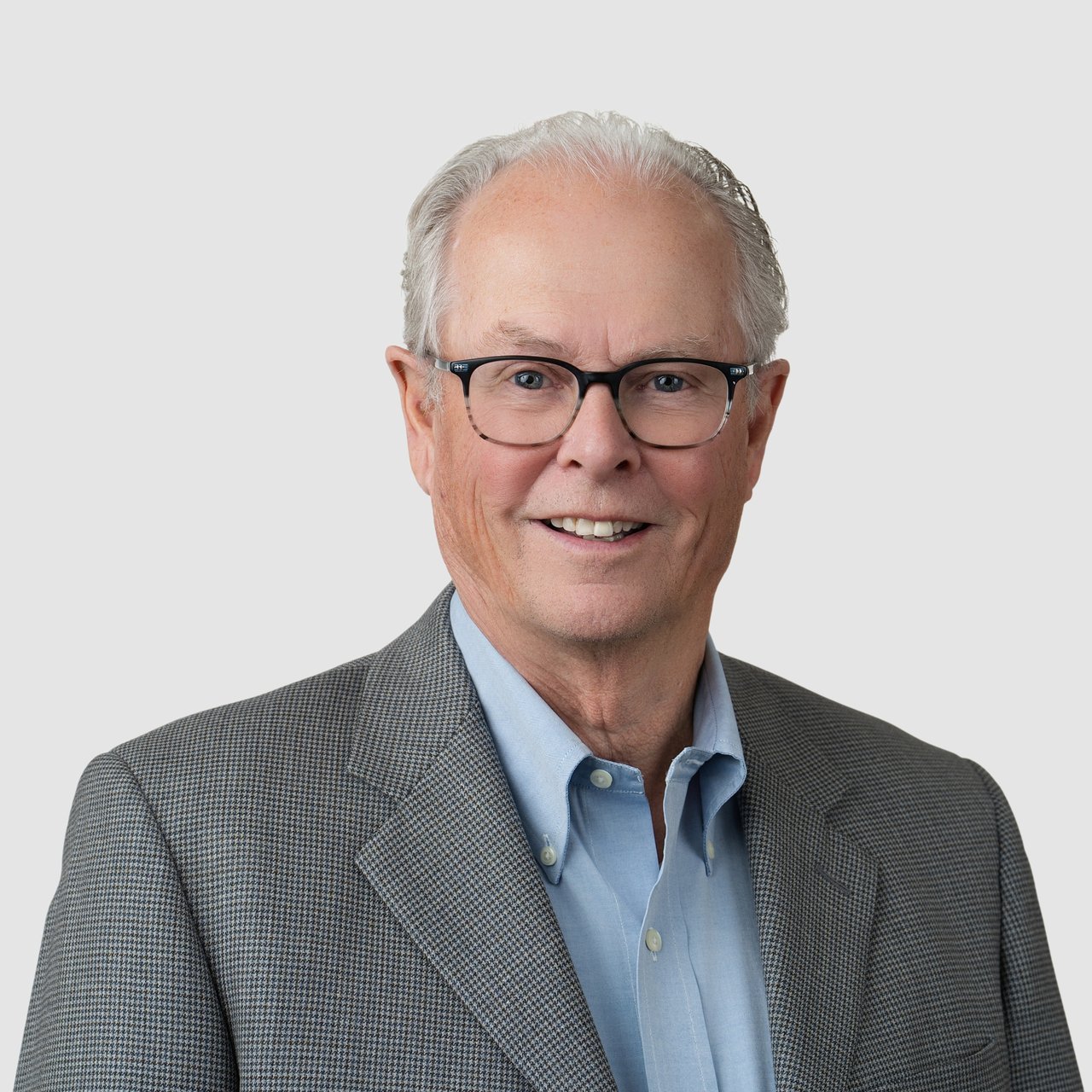 Phil Dennis Excelsior, MN Real Estate Agent Headshot