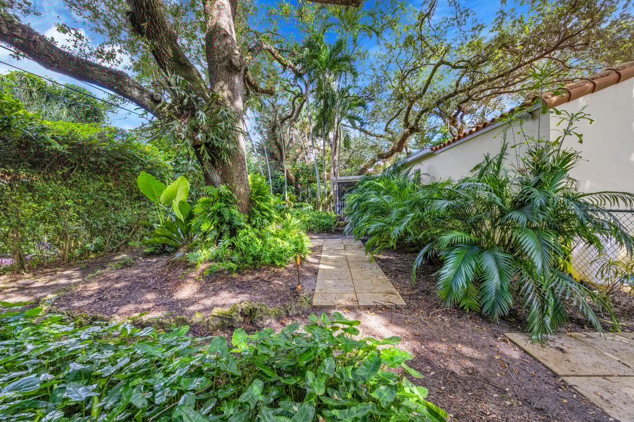 The Oak Haven - The Perfect Coral Gables Home