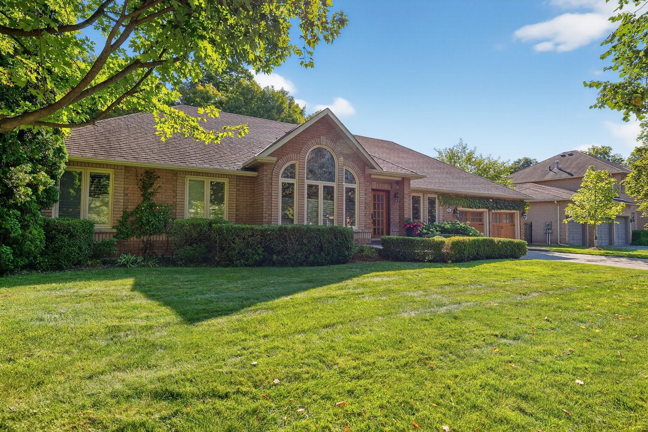 6 Falling Leaf Crt, Aurora