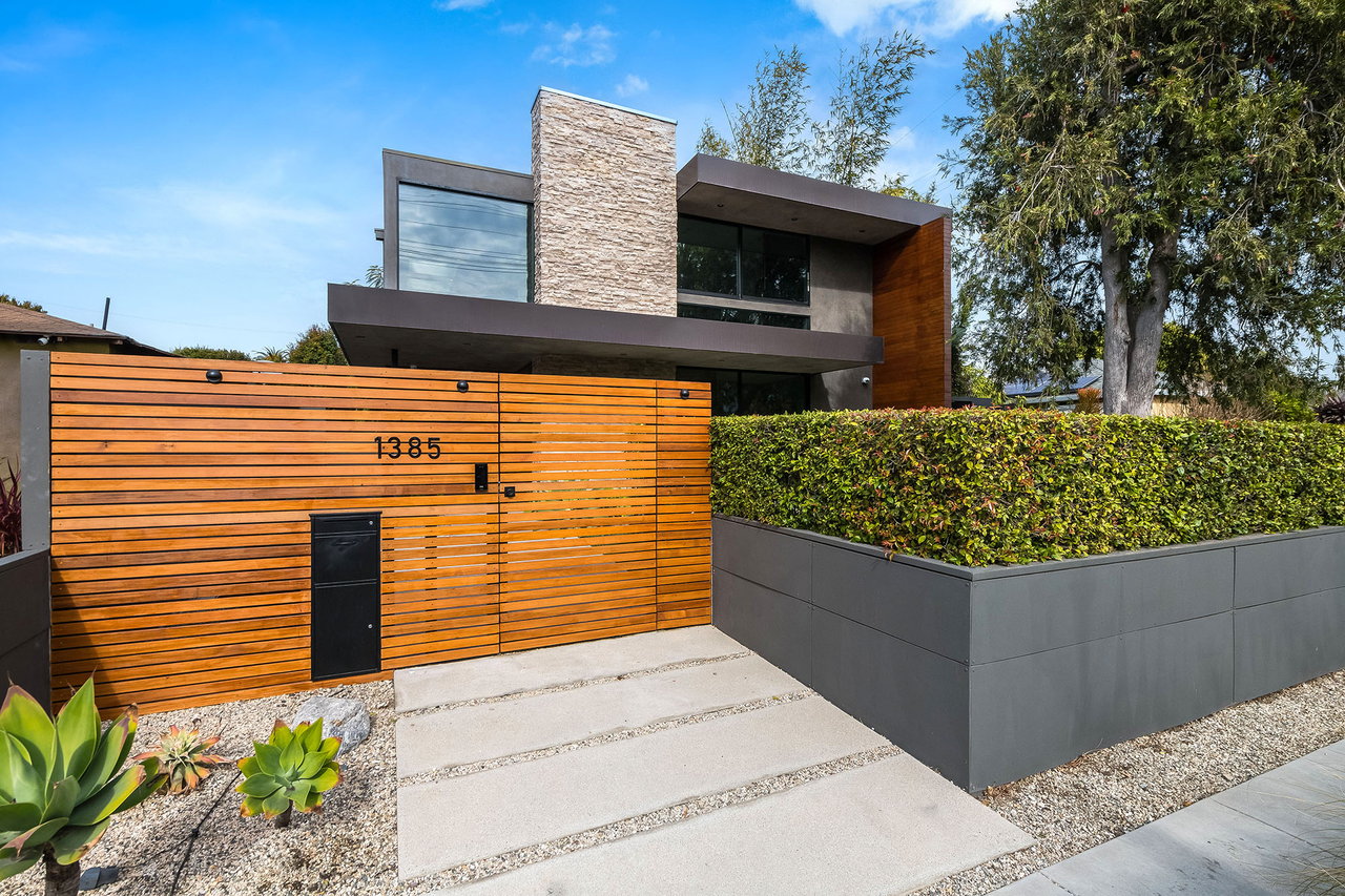 1385 Palms