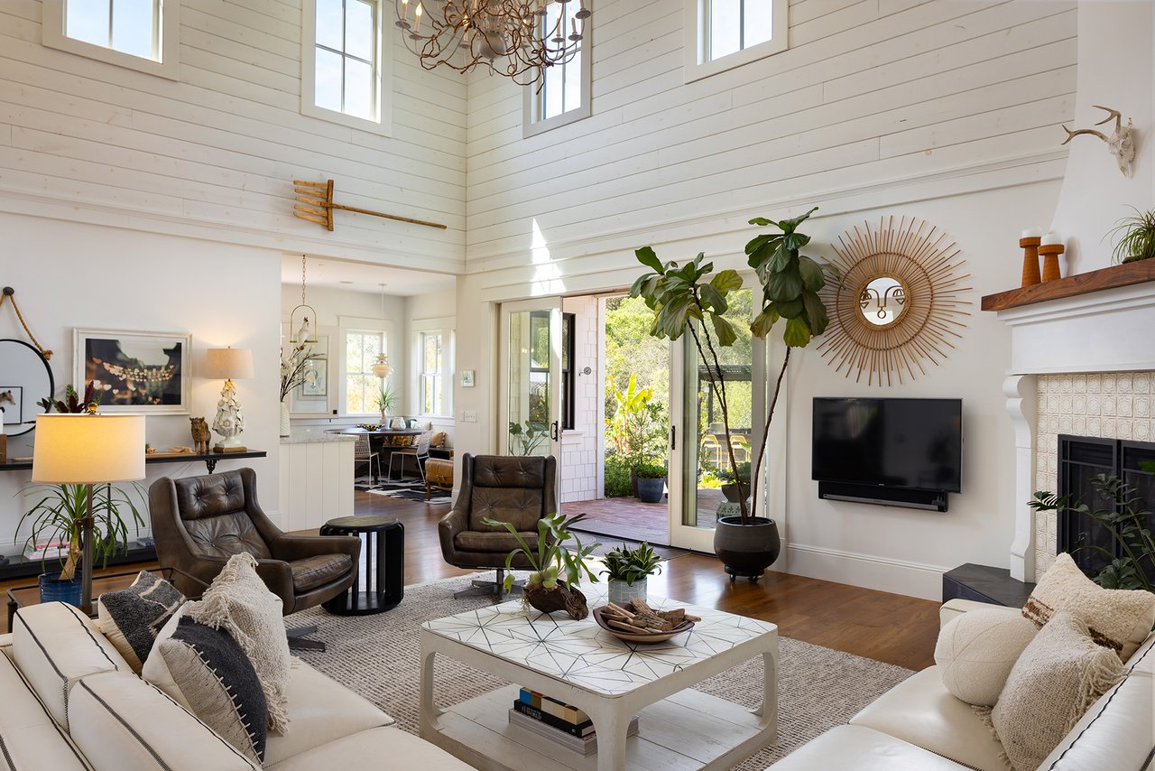 Honey Hill - 365 Race Horse Ln