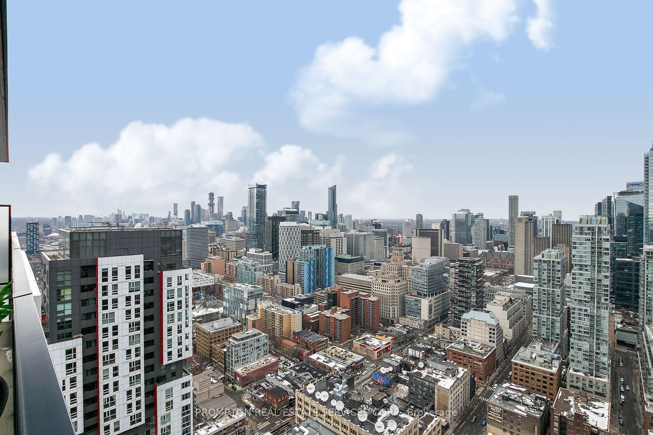 LUXURY PENTHOUSE ON WIDMER