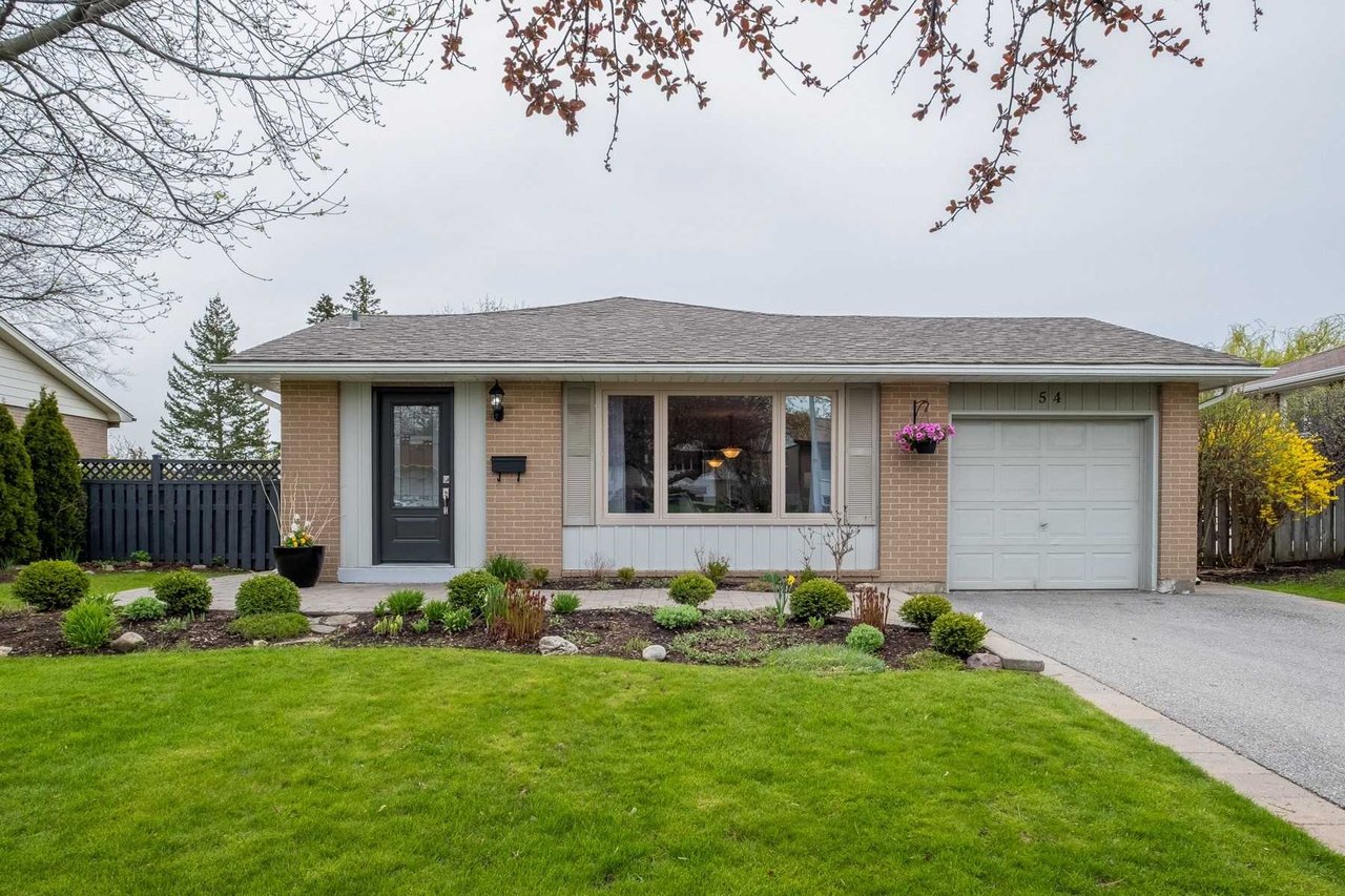 54 Lockton Cres