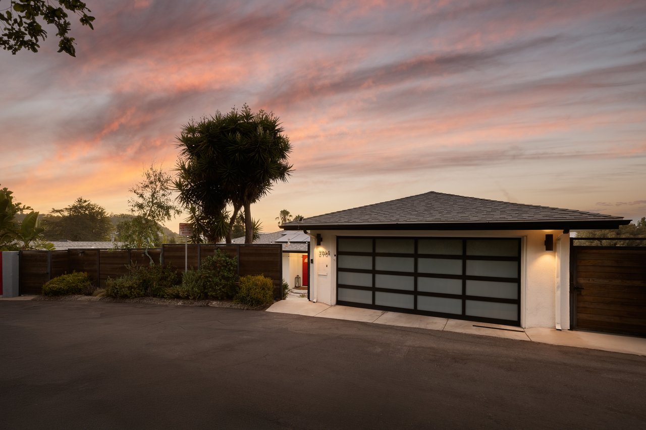 3964 Fredonia Dr, Sunset Strip