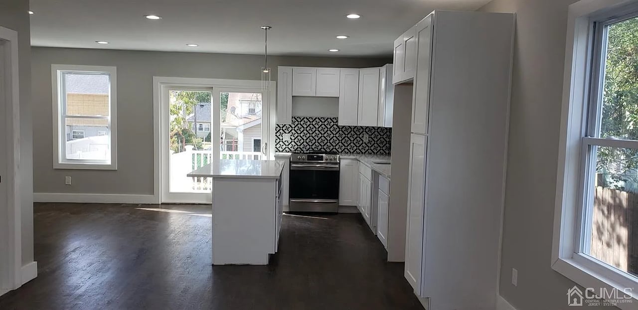 135 Cooper Ave