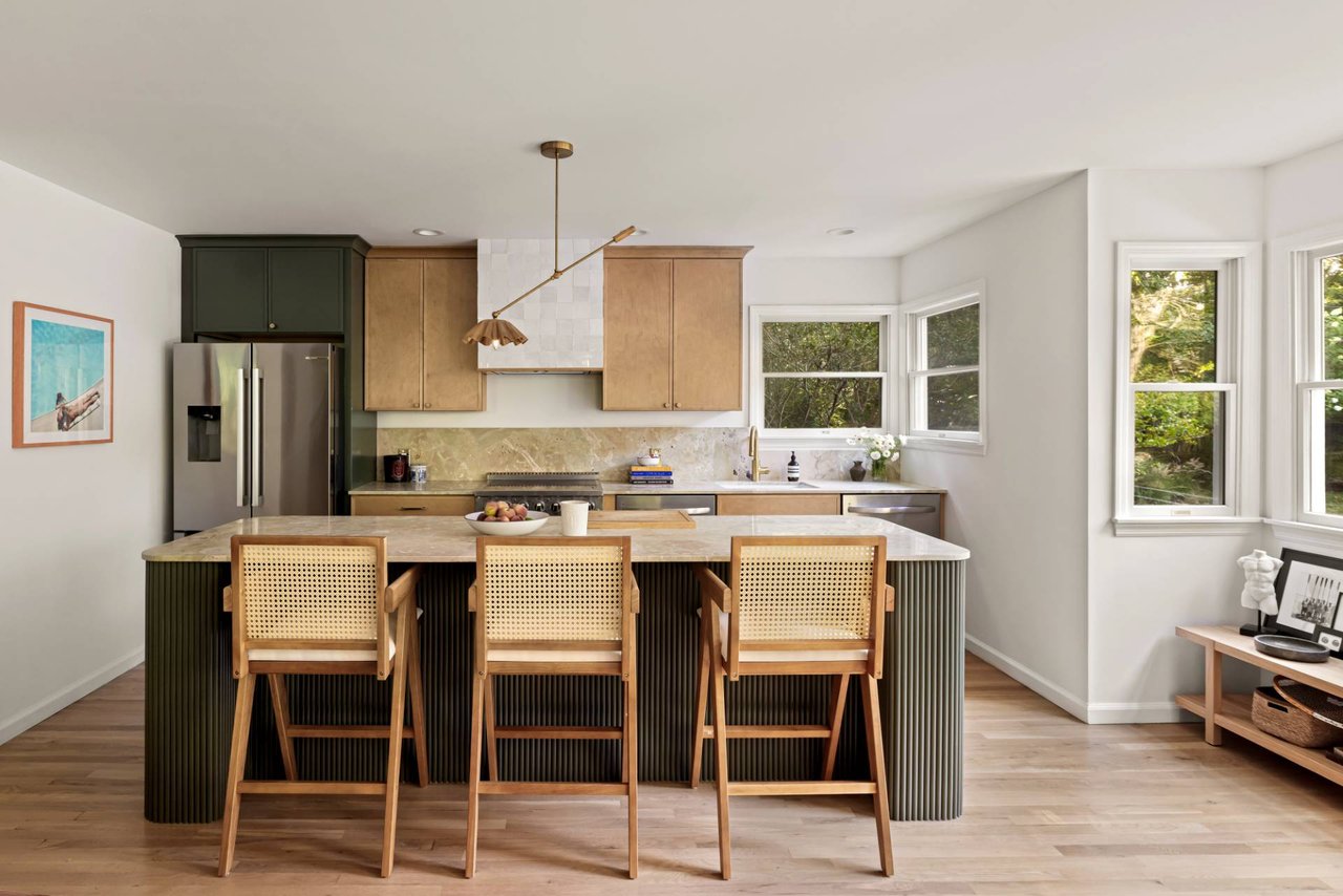 7 Wooded Oak Lane, East Hampton