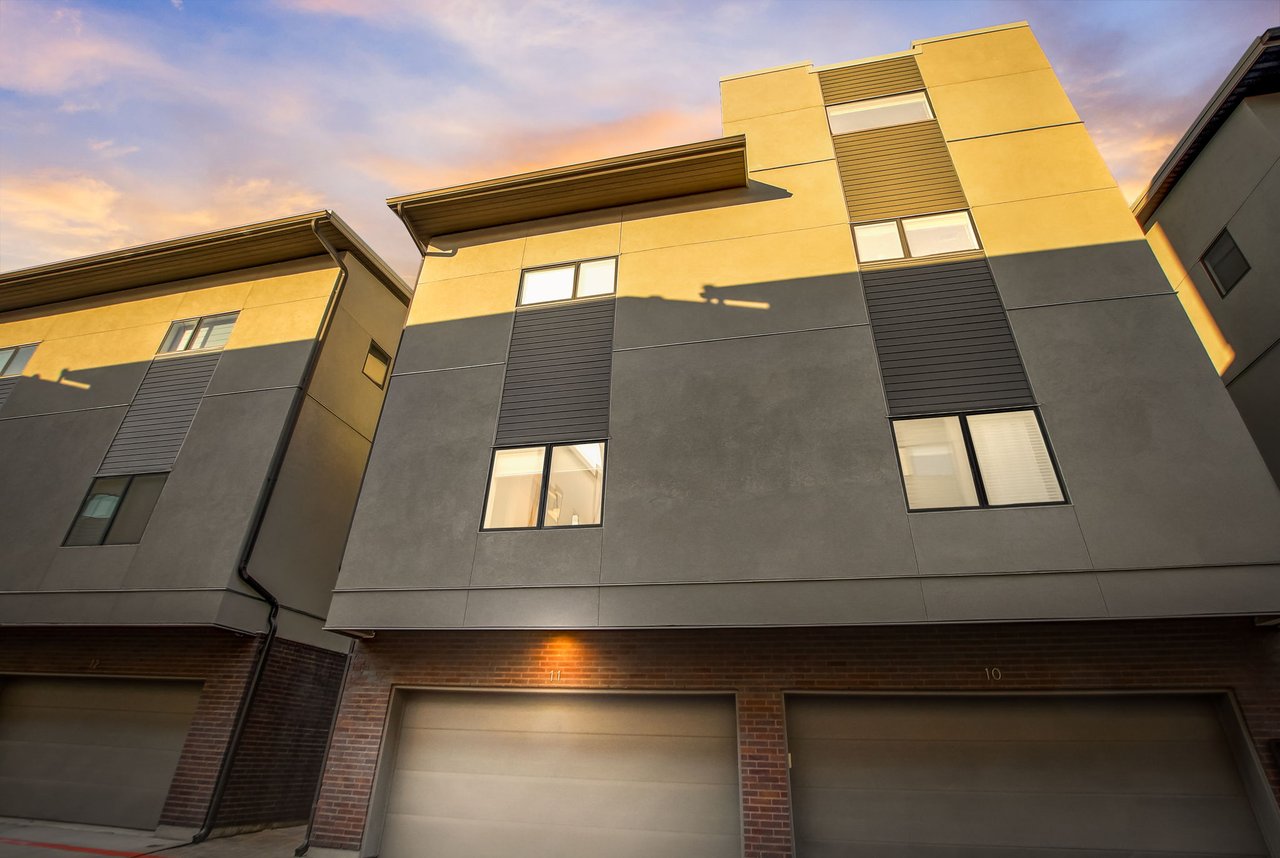 SAGE -Great location on South Lamar! 