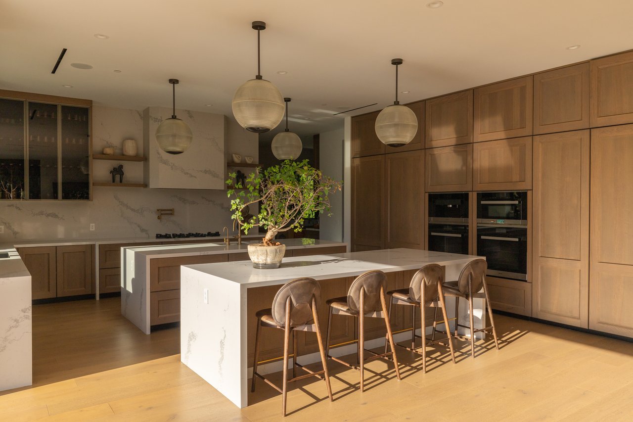 455 N Bundy Dr, Brentwood