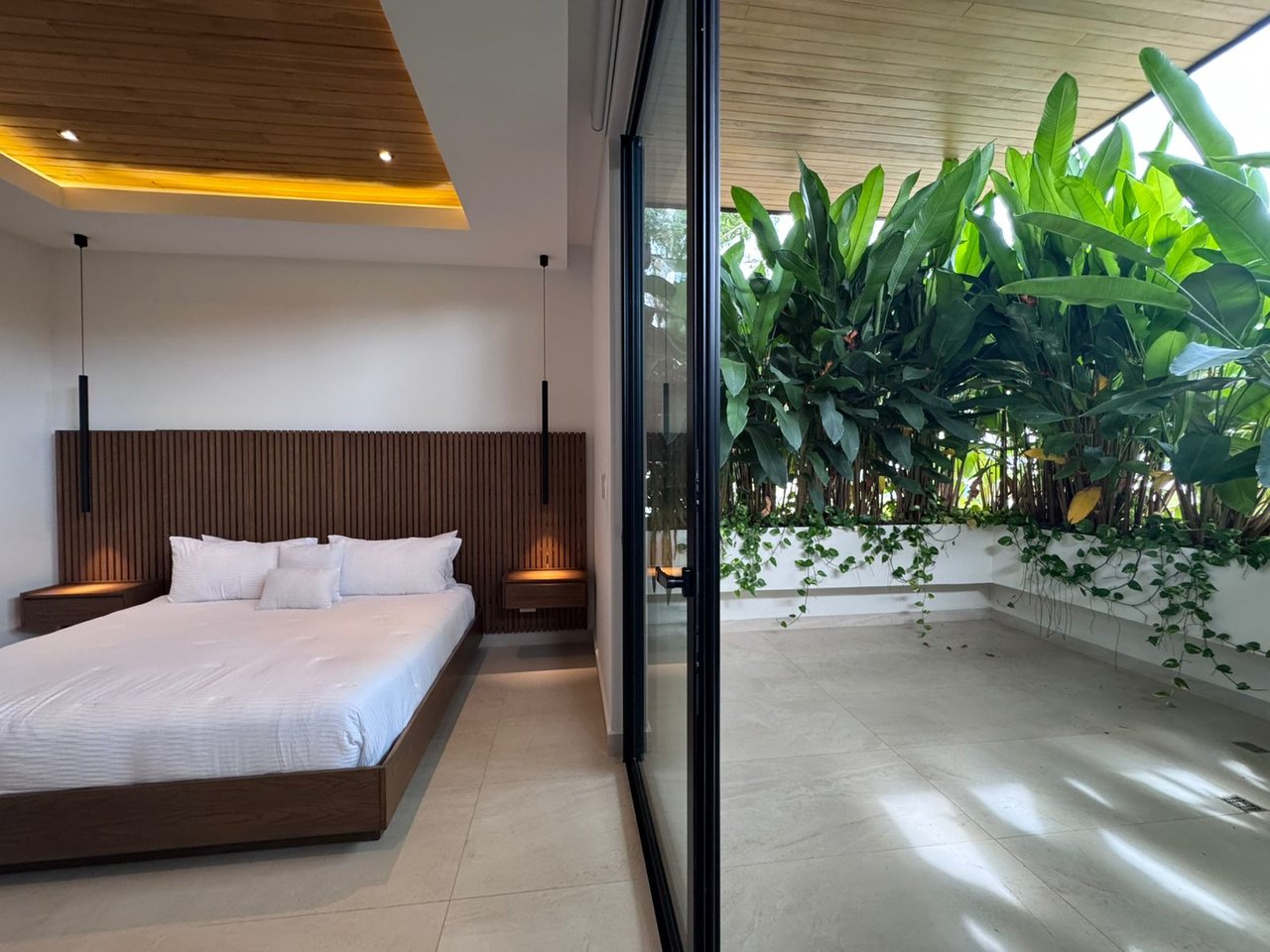 Turnkey Tropical-Modern 4BR Villa with Private Pool in Prestigious Hacienda Pinilla