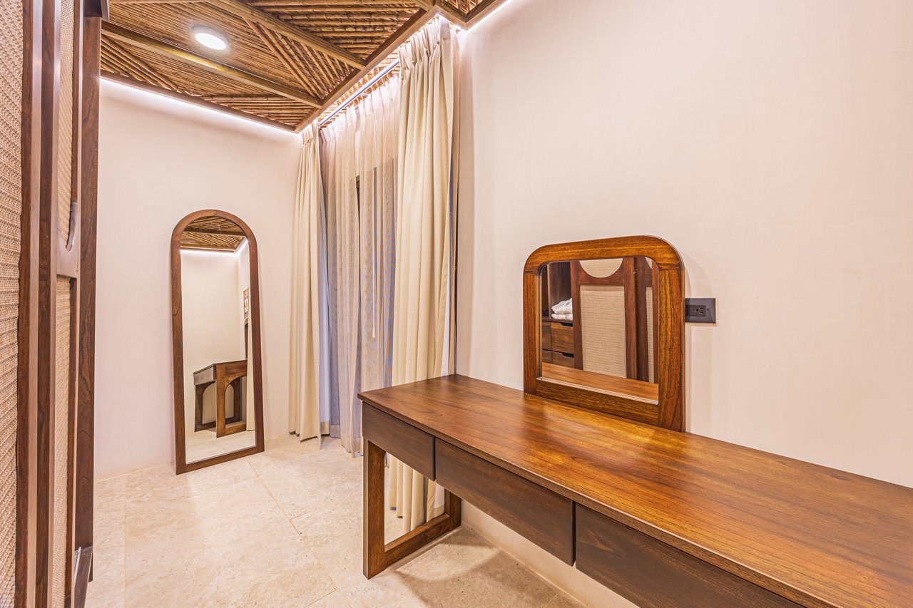 Luxury Hotel Boutique with Ocean Views | Walking distance to the beach | 13.2 Acres