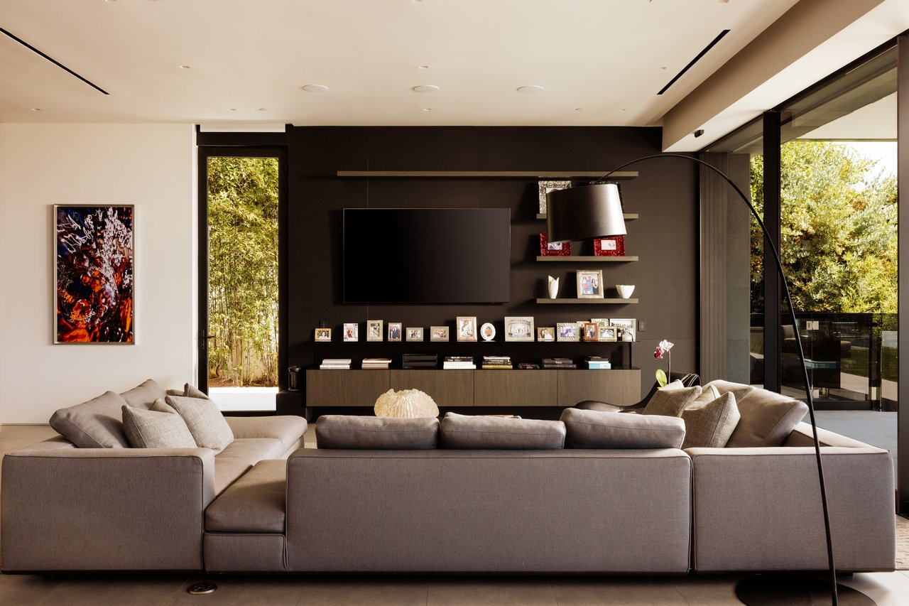 1140 Summit Dr, Beverly Hills