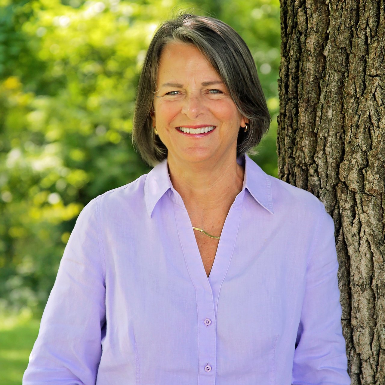 Julia Parker Lyman, VA Real Estate Agent Headshot