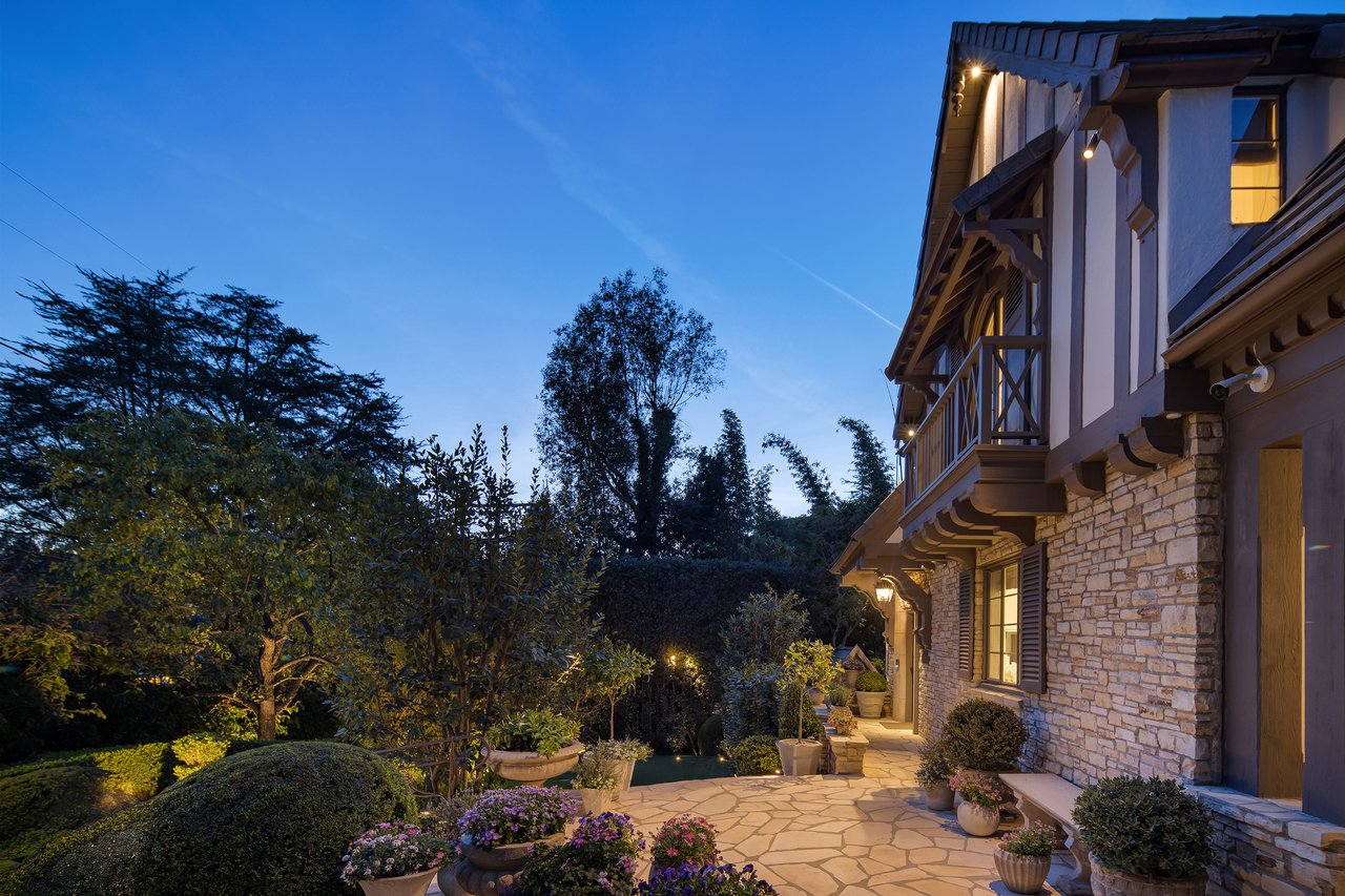 12047 Summit Cir, Beverly Hills