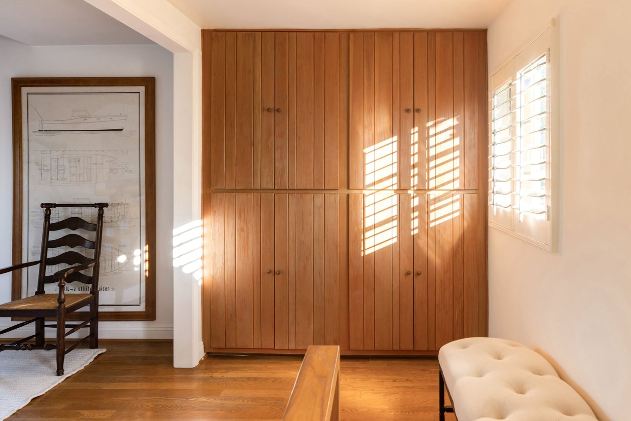 1030 N. Kenter Avenue