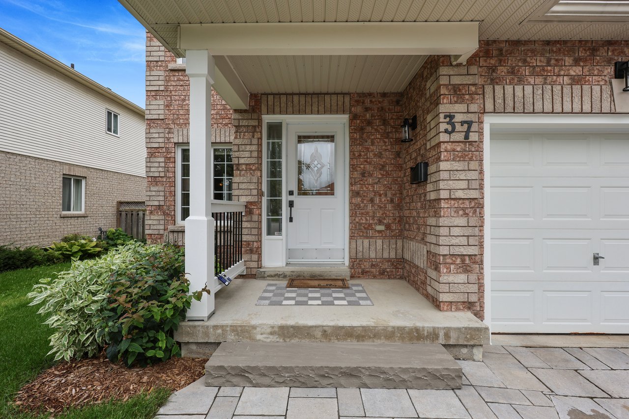 37 Rainbow Ct
