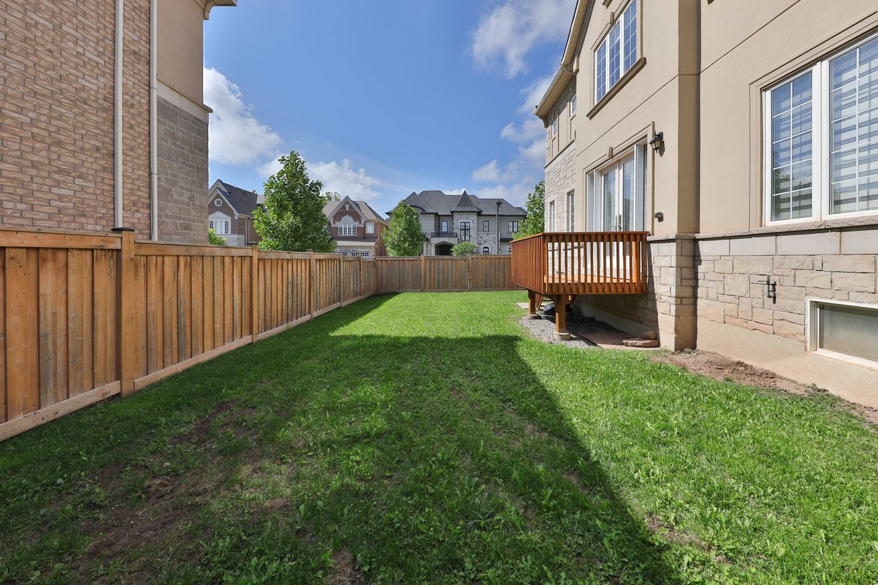 2163 Vineland Crescent, Oakville