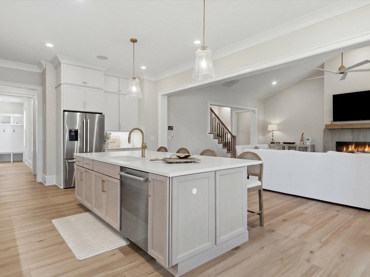 1008 Broadmoor