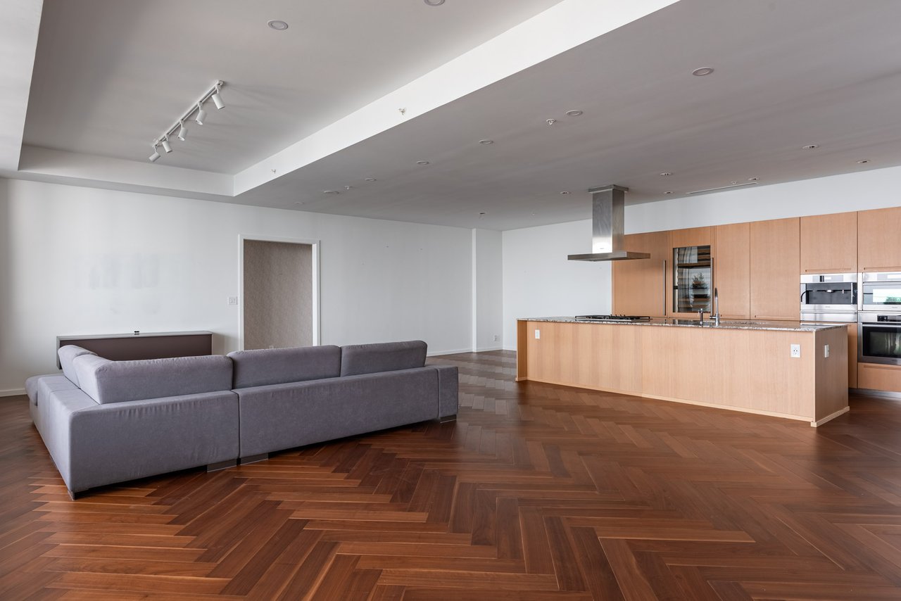 Suite 5302- 180 University Avenue