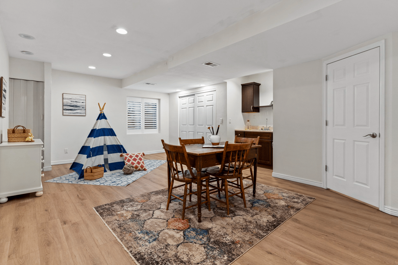 Just Listed: Welcome to this Lovely Central Park Home!