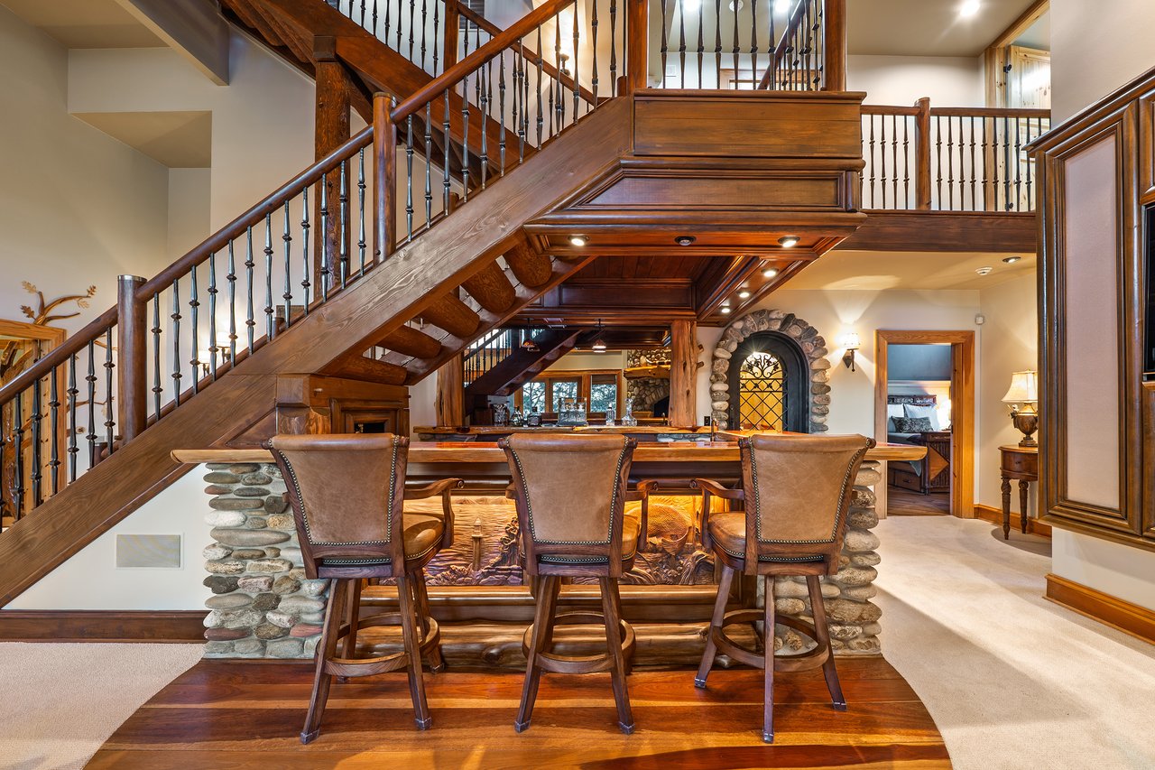 3406 Thunder Point