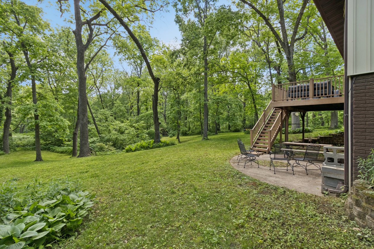 6 Woodland Dr NE