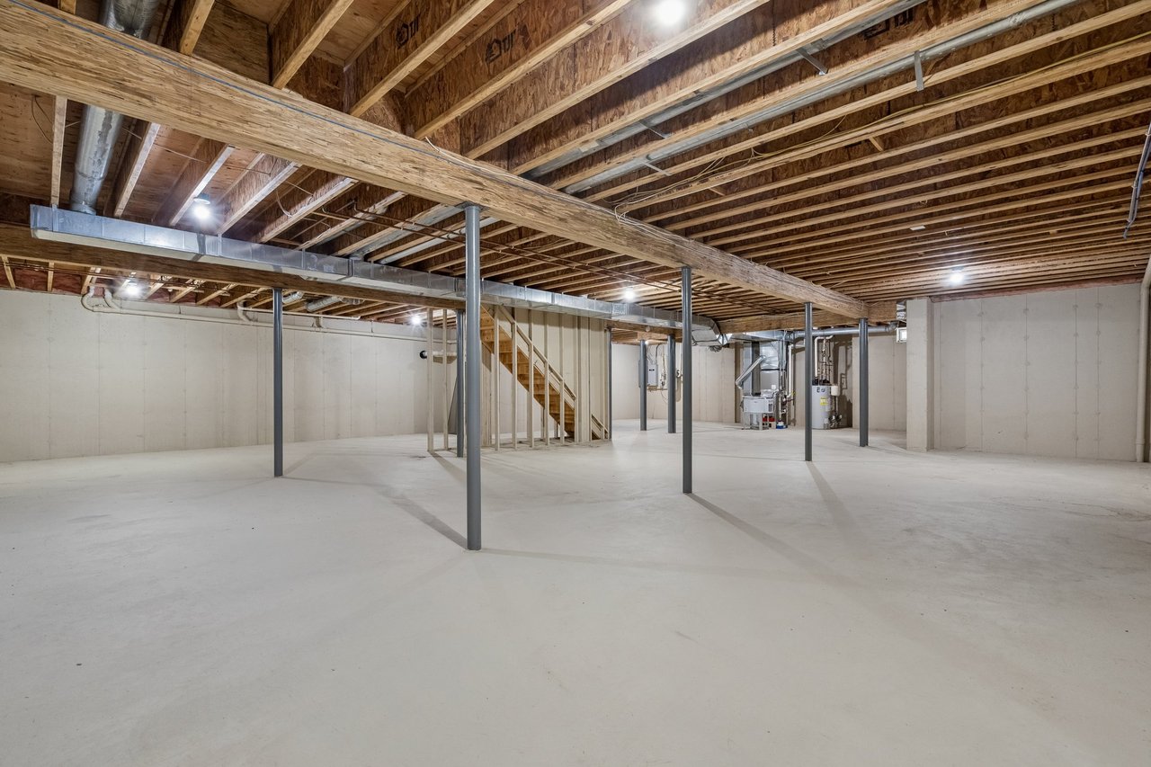 6 Melrose Ln