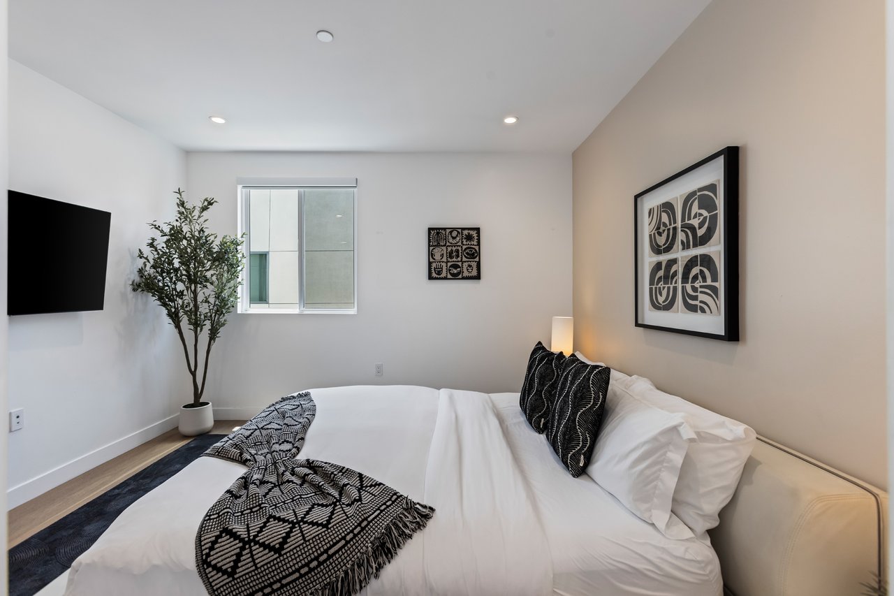 3B/3.5B Designer Home located in Prime Location