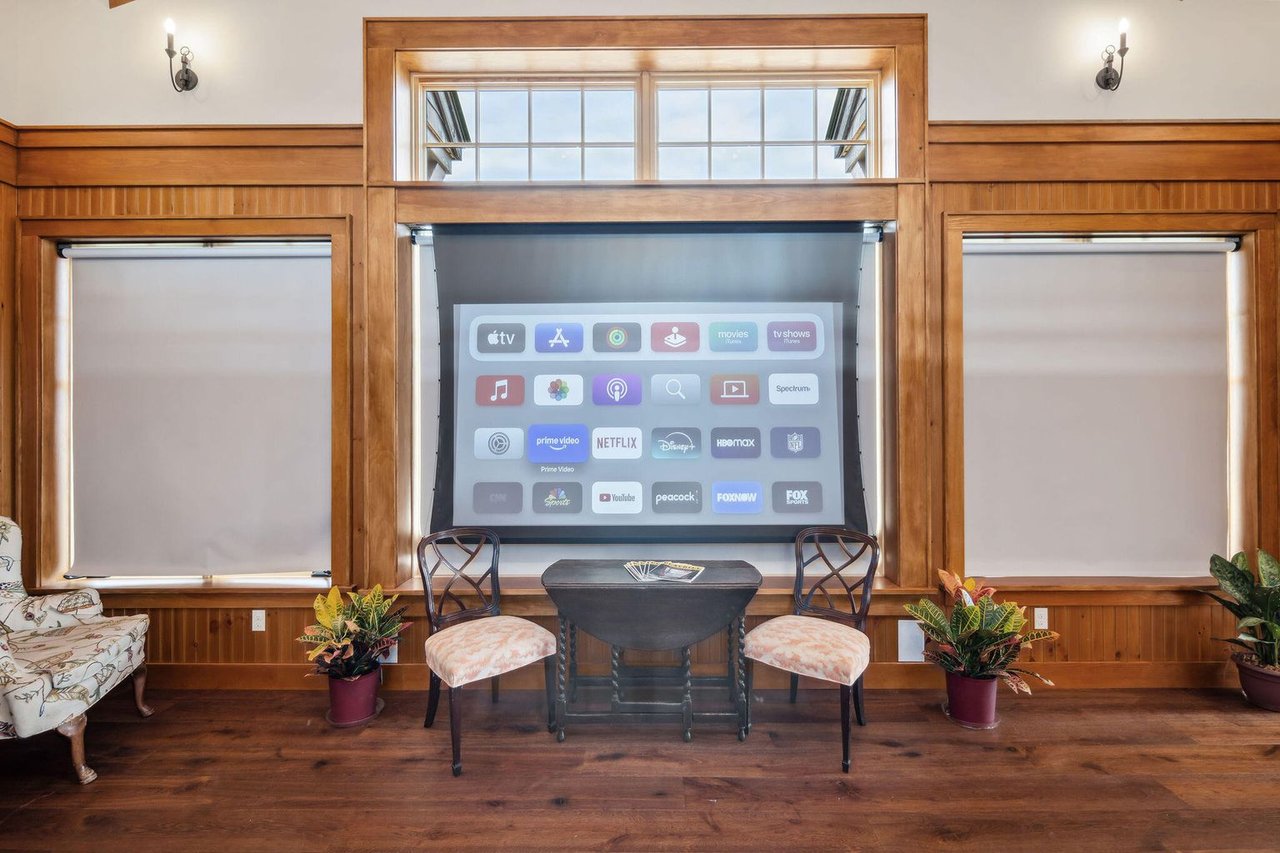 2226 Lake Shore Road