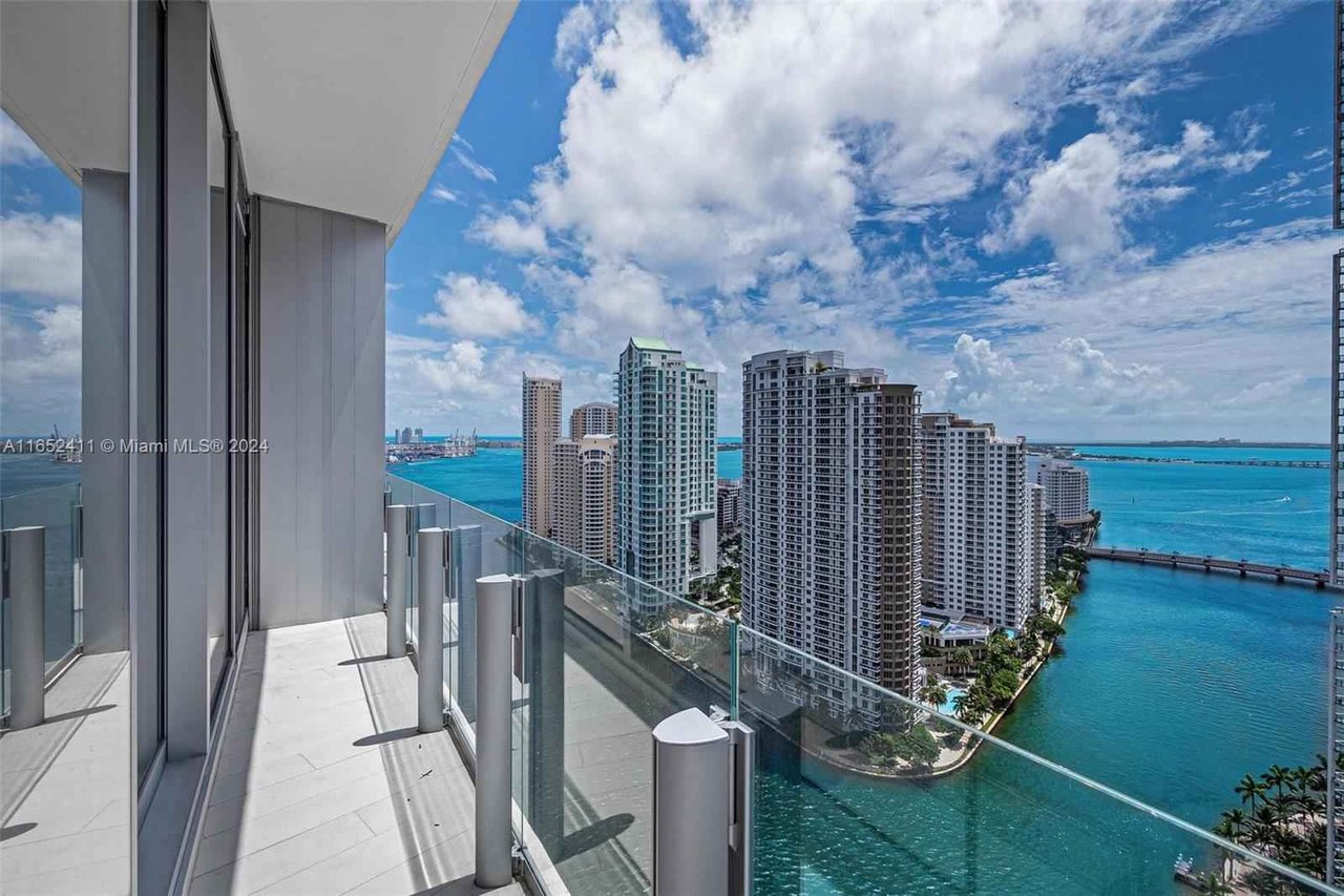 300 Biscayne Unit 2906