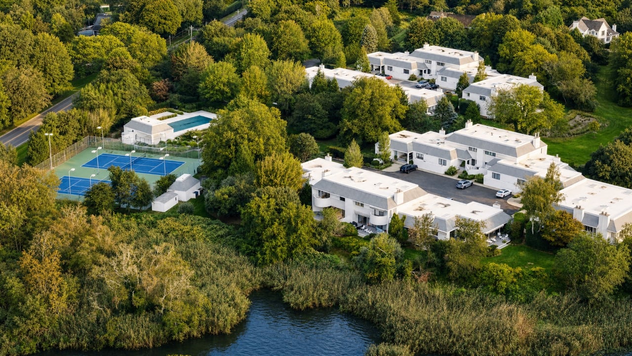 WATERFRONT LIVING AT MECOX LANDING