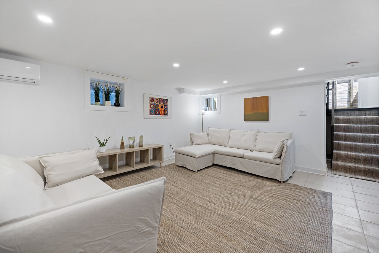 853 Manning Ave