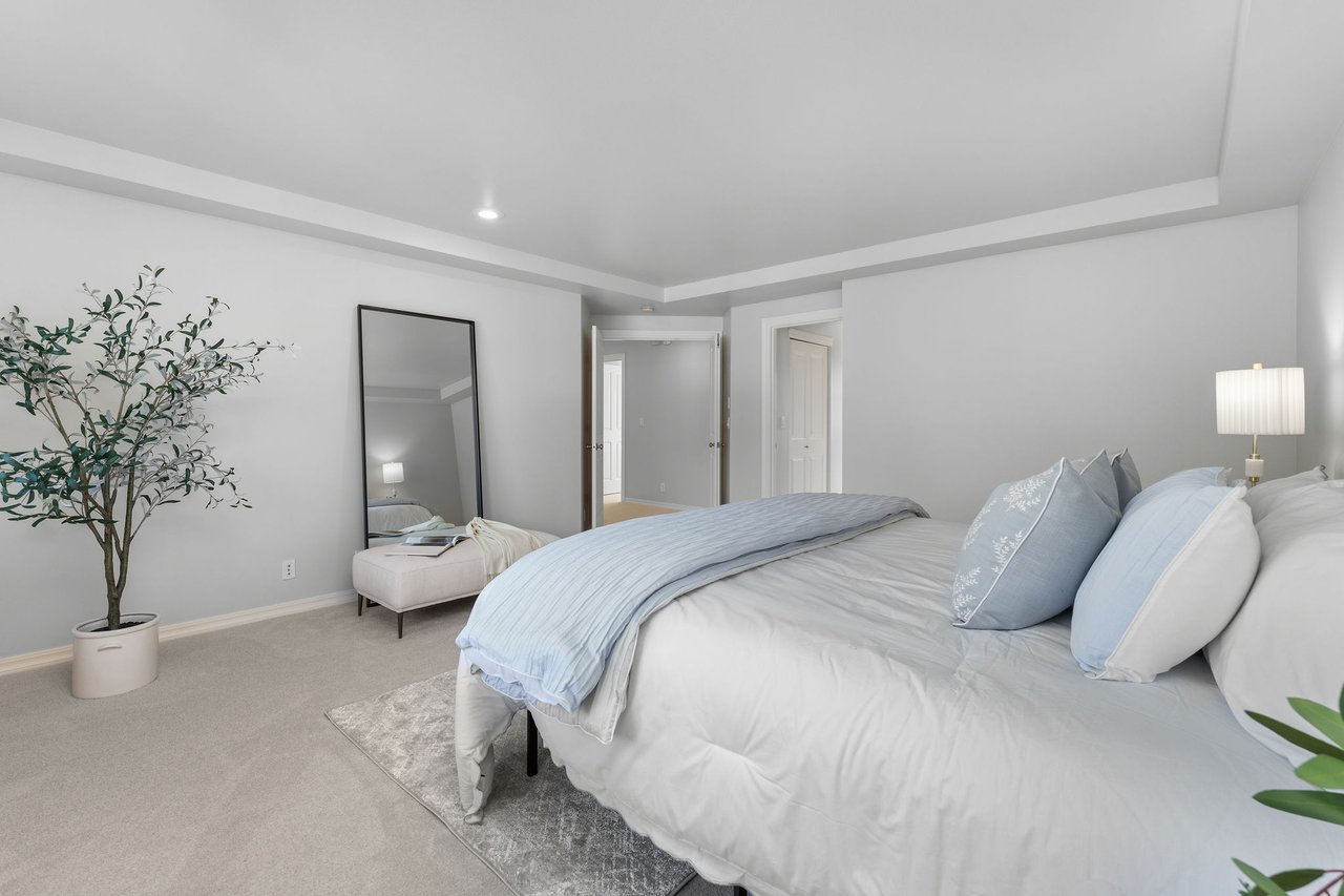 202 Chelan Ct NE