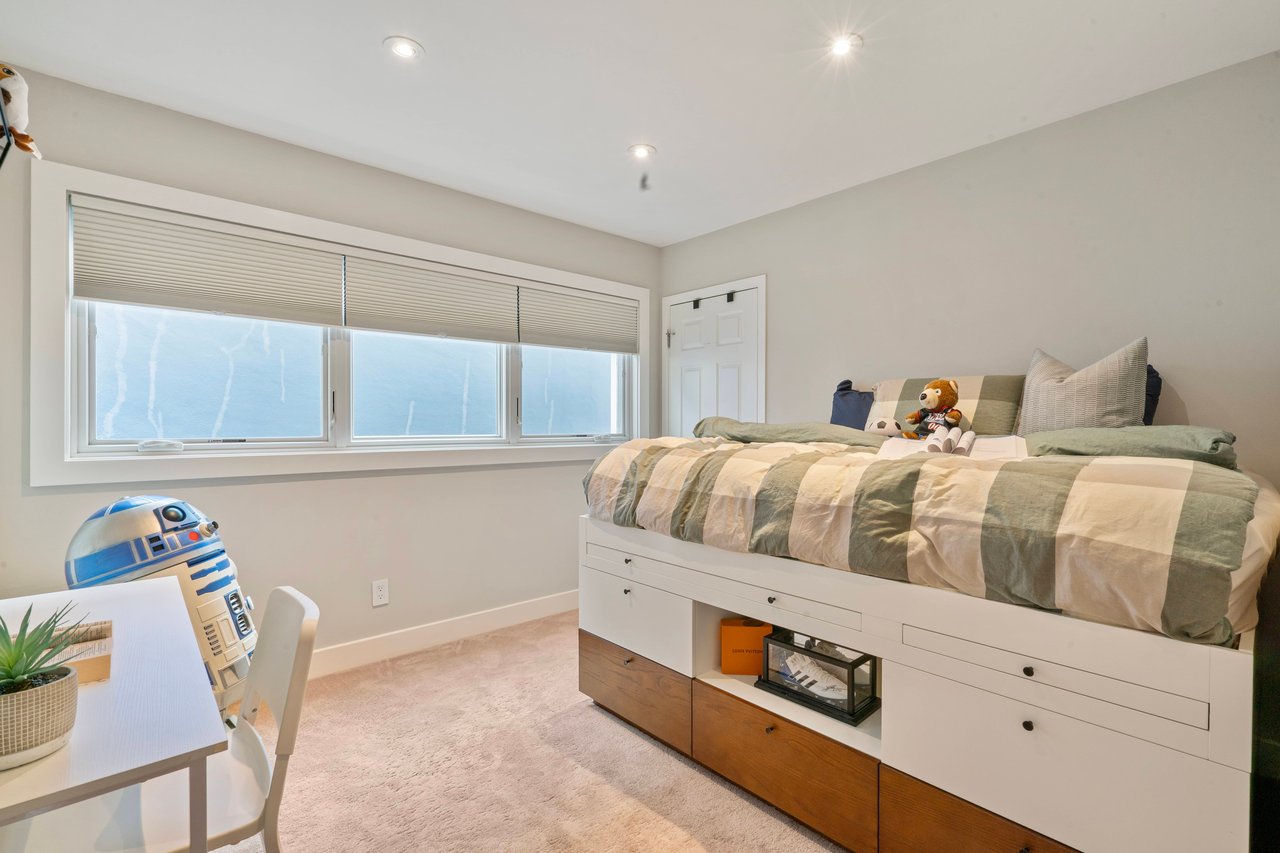 23 Fernwood Ave