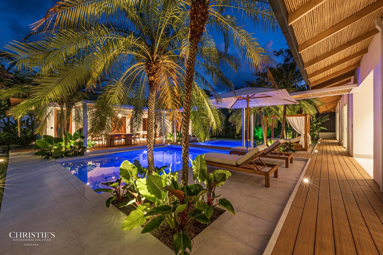 Casa Ohana – Comtemporary Luxury Villa, Steps from the Beach